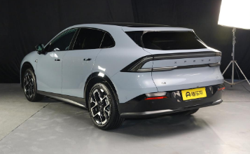 何小鹏隔空喊话马斯克：G7空间全面碾压Model Y